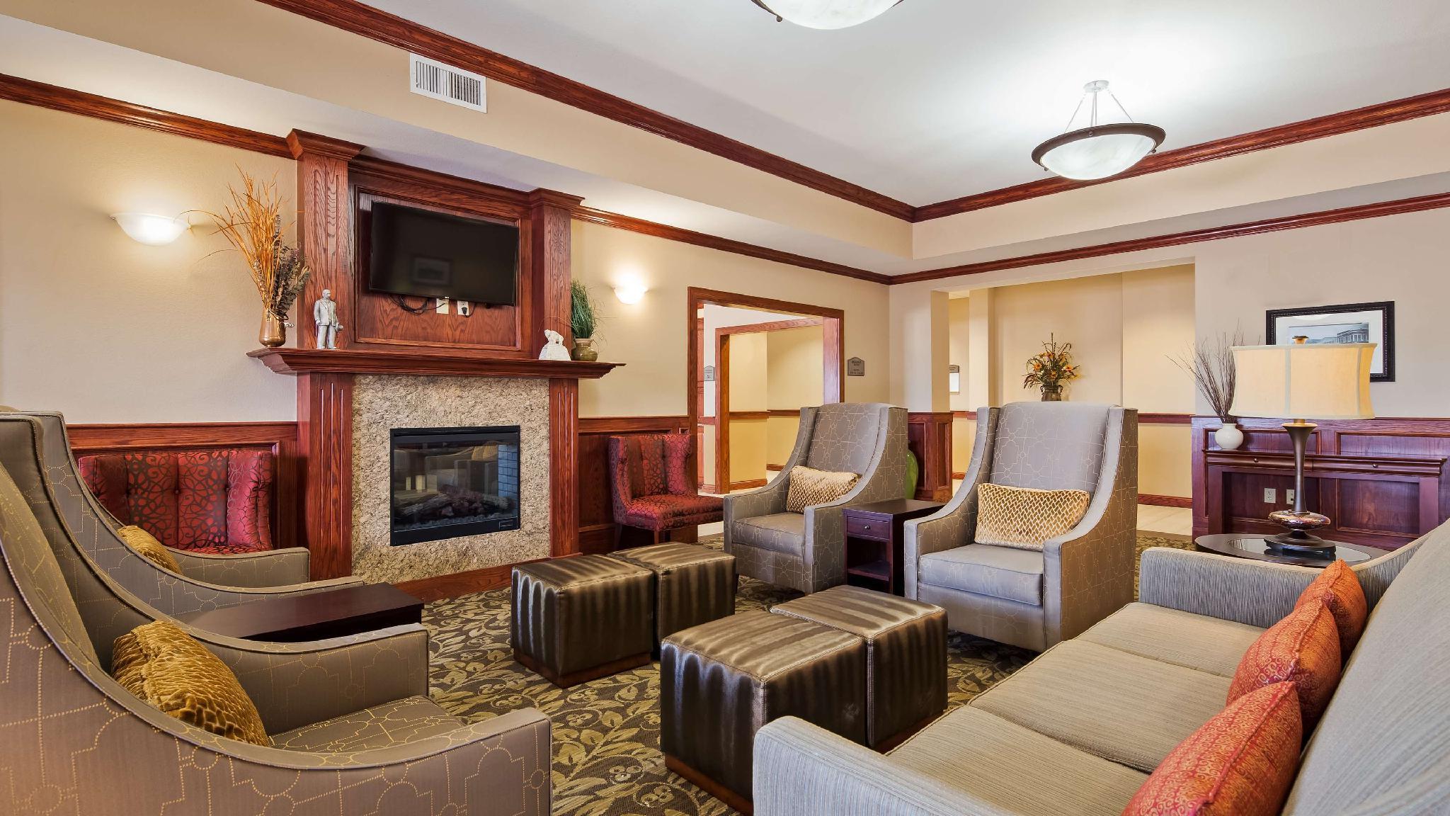 Best Western Plus Butterfield Inn Хейс Экстерьер фото