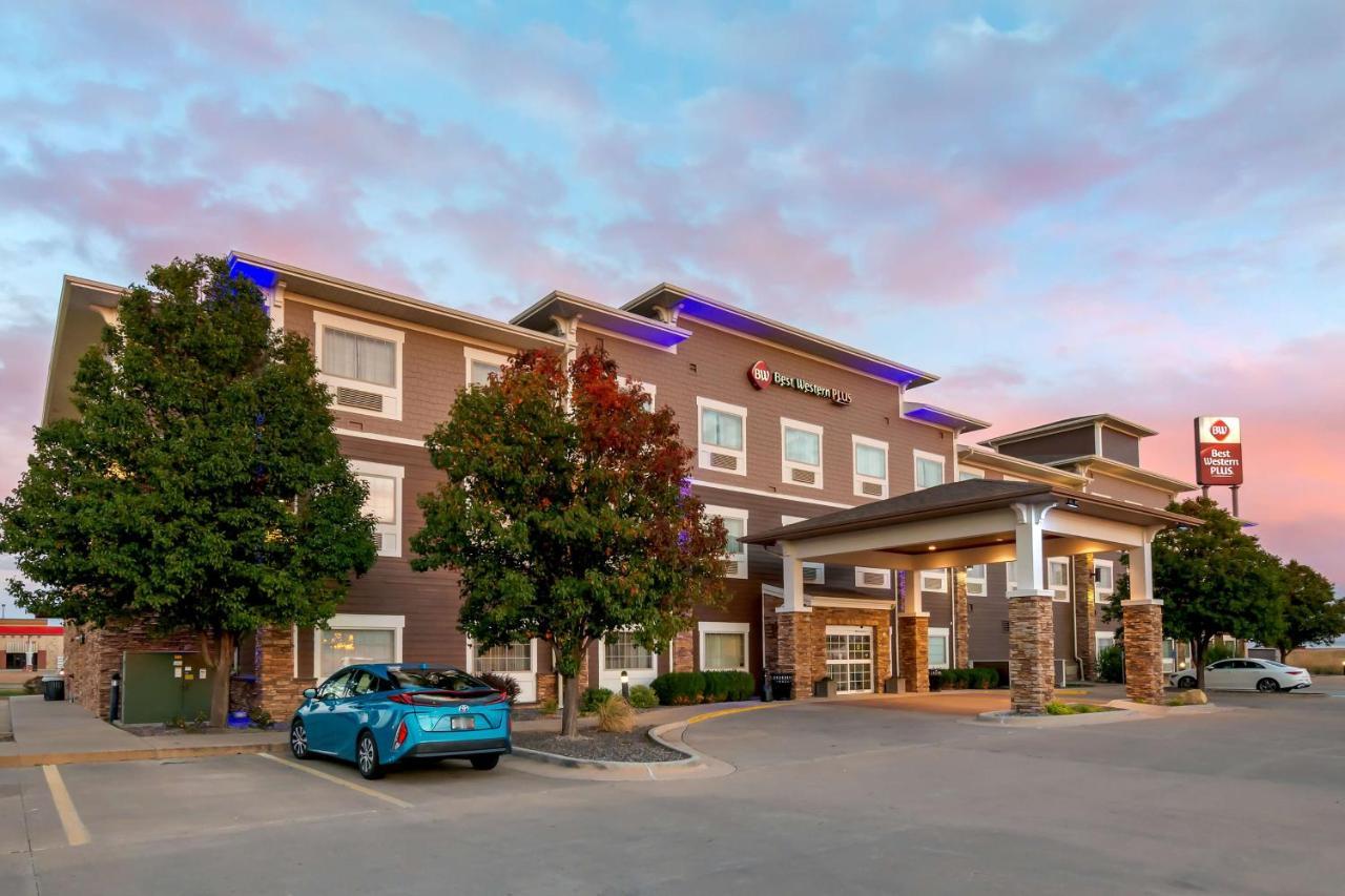 Best Western Plus Butterfield Inn Хейс Экстерьер фото